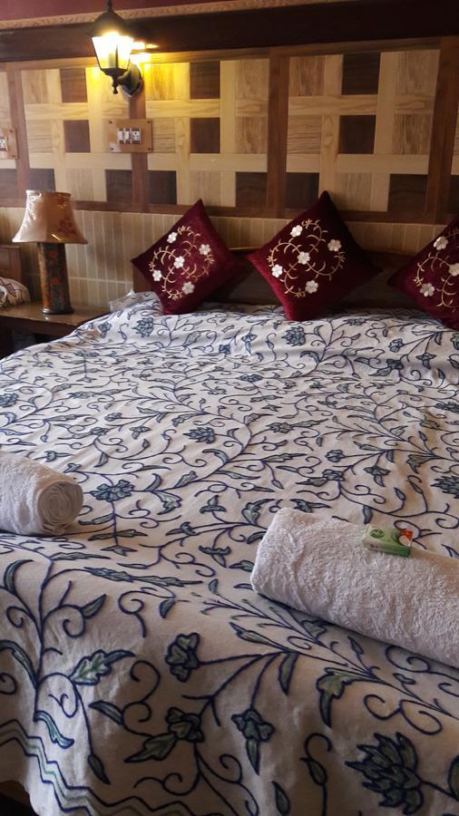 Blooming Dale Hotel Srīnagar Eksteriør billede